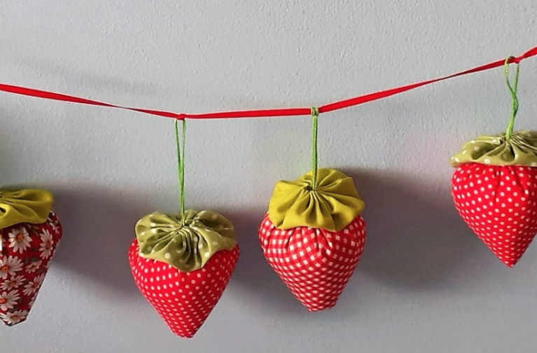 Young Quilter’s Project by Julia Langley: Strawberry Summer Bunting Mini-Make